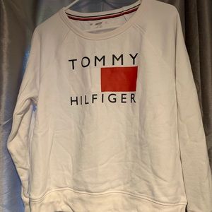 Women’s Tommy Hilfiger sweatshirt